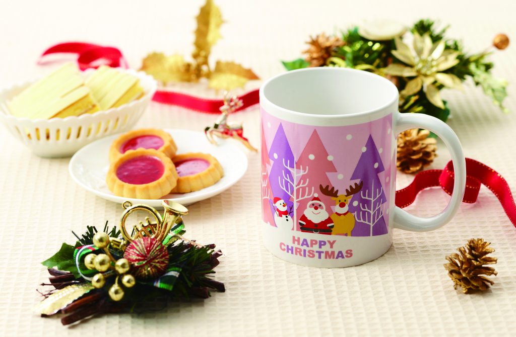ハッピークリスマスマグカップ 1コ入 販促品 ノベルティグッズ制作 名入れなら 販促品プラザ
